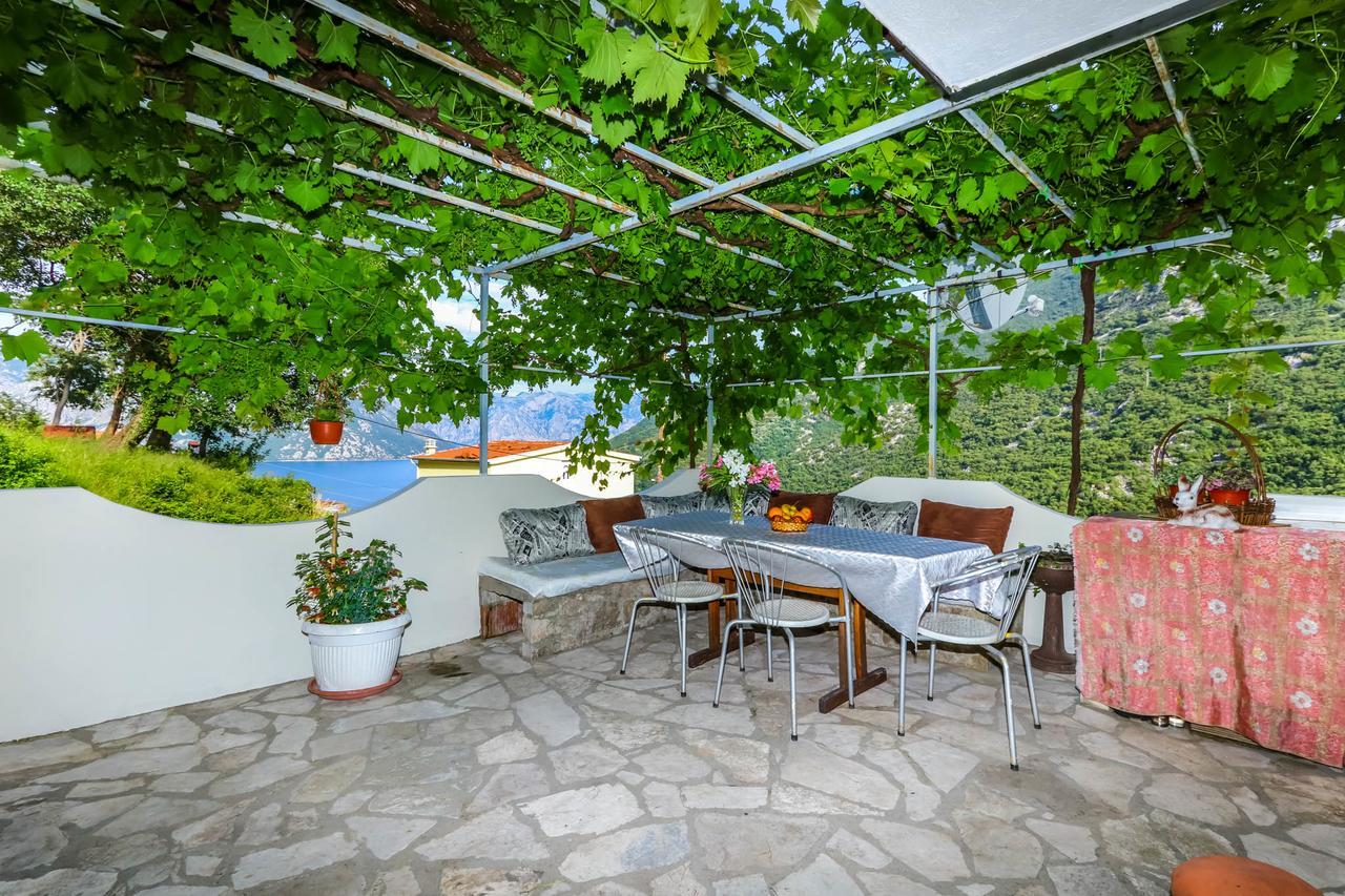 Apartments Zeko Donji Morinj Exterior foto