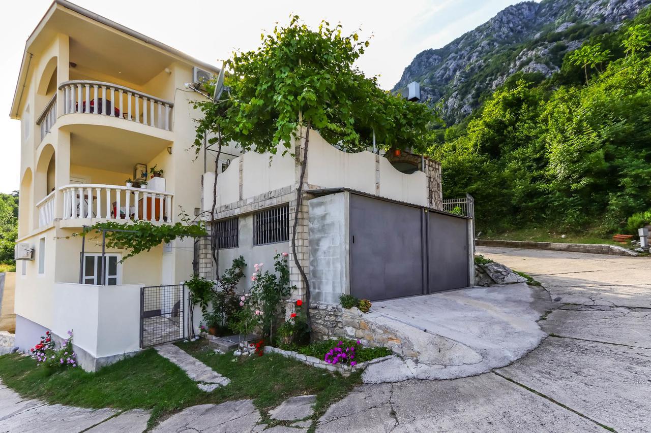 Apartments Zeko Donji Morinj Exterior foto
